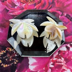 Vintage Mother of Pearl Clip On Flower Earrings
